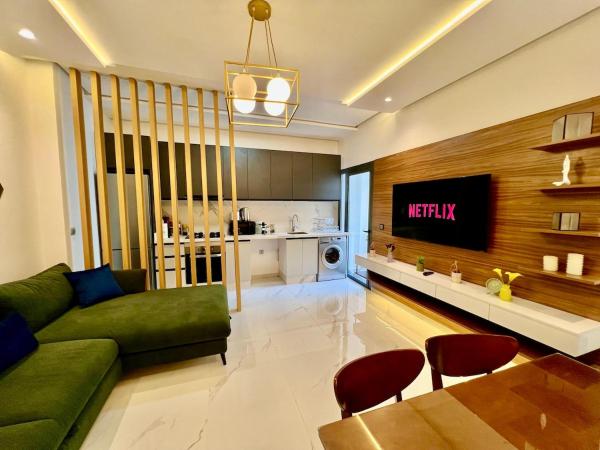 Bright Corniche Escape - 2 BR Urban Flat, Tánger