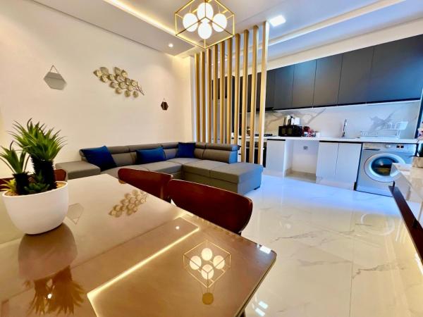 The Woody Loft - 2BR Beach Walk, Tánger