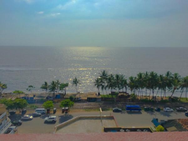 På billedet ses objektet Penthouse Apartment with Sea Views & Rooftop Pool beliggende i byen Dehiwala.