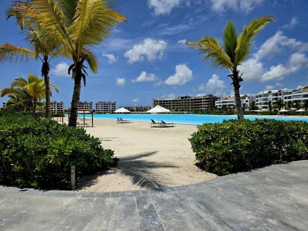 På billedet ses objektet Oasis Turquesa Punta Cana Crystal Lagoon beliggende i byen Punta Cana.