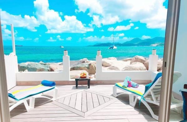Beach House avec une vue panoramique sur la mer des Caraïbes, Baie Nettle
