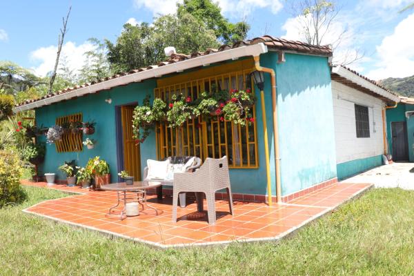 На фото показан объект Casa Finca El Peñol Antioquia, расположенный в городе Эль-Пеньоль.