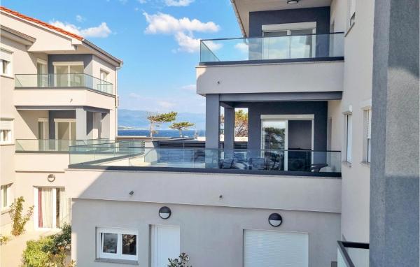 A la foto es mostra l'objecte Cozy Apartment In Silo situat a la ciutat de Šilo.