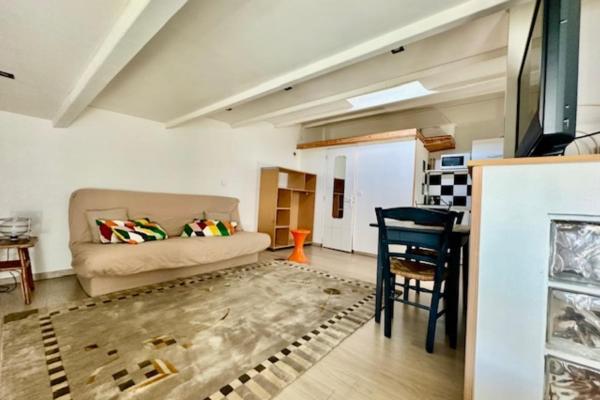Auf dem Foto ist das Objekt Studio for two of 25 m2 in Saint-Xandre in der Stadt Saint-Xandre zu sehen.