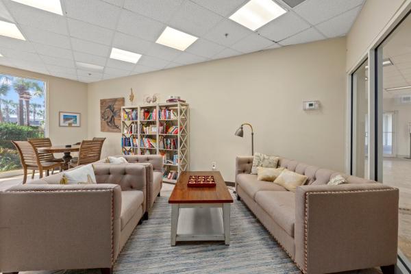 Foto 5: Crescent at Miramar-Gulf Front Luxury Condo-Free Beach Chairs!