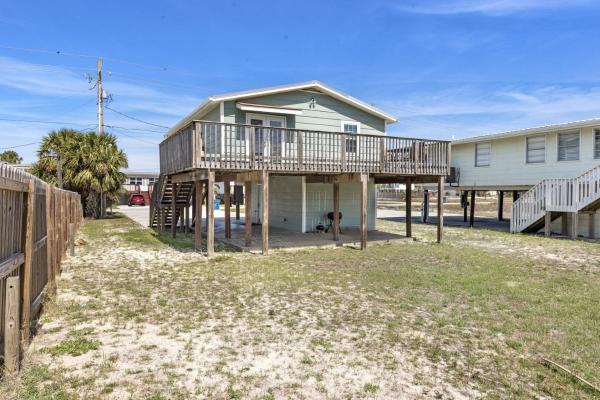 Byron's Beach House - Gulf Shores, AL