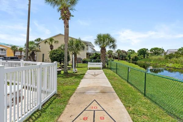 Short Walk To The Beach! Community Pool! Sleeps 8! - Panama City Beach, FL