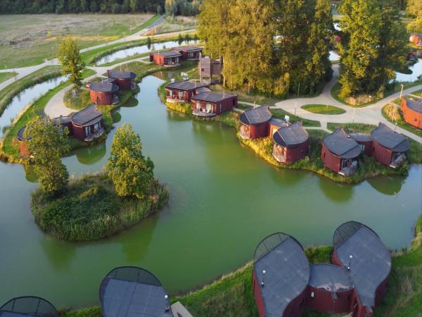 A la foto es mostra l'objecte Villa near Tournai in a Leisure Award Park situat a la ciutat de Antoing.