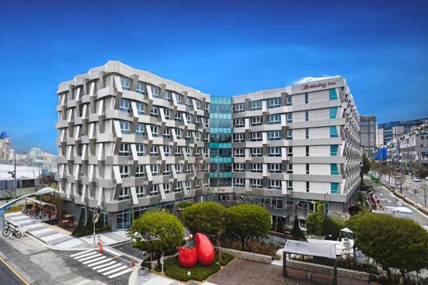 På billedet ses objektet Sokcho Marina Hotel beliggende i byen Sokcho.