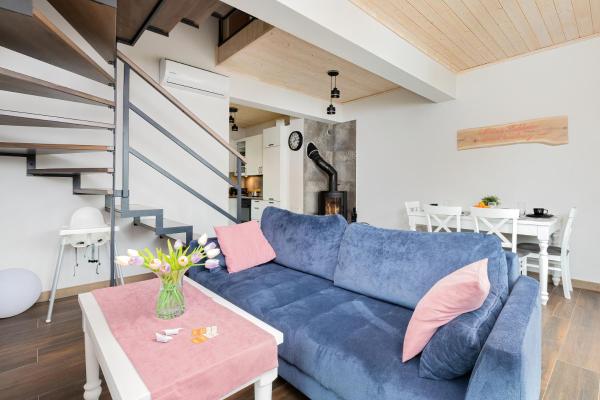 Auf dem Foto ist das Objekt Piekny Domek Koralowy w Lubkowie by Renters Prestige in der Stadt Żarnowiec zu sehen.