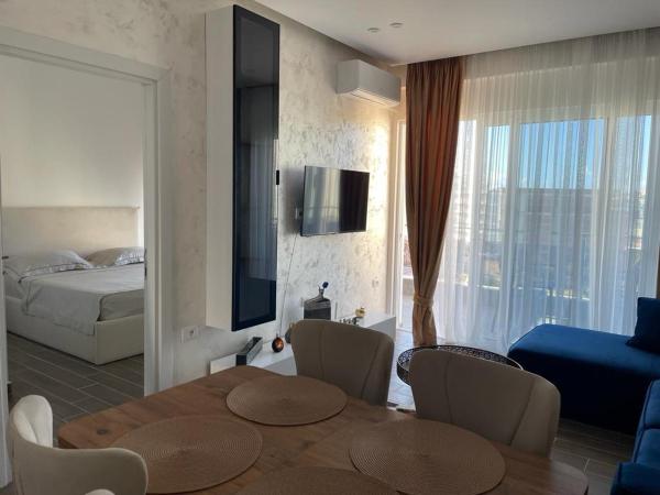 Franci's Sea View Apartment - Ksamil