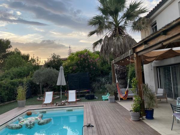A la foto es mostra l'objecte House with garden and pool near Montpellier situat a la ciutat de Montarnaud.