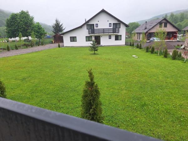 A la foto es mostra l'objecte Hillside Chalet situat a la ciutat de Crasna.