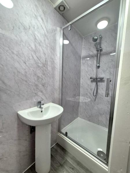 Billede 2: Executive Studio - Modern Comfort in Derby # 6