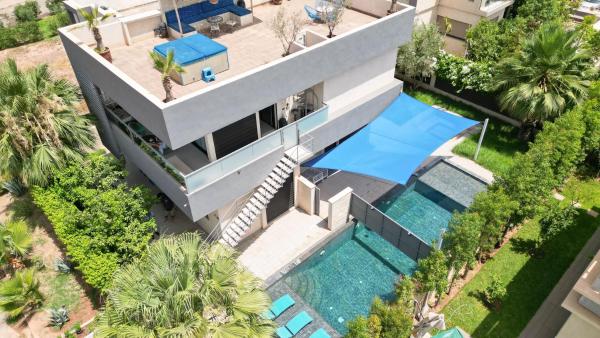 Appartement familial independant a l etage avec piscine , jacuzzi & fibre Noria Golf, Marrakech