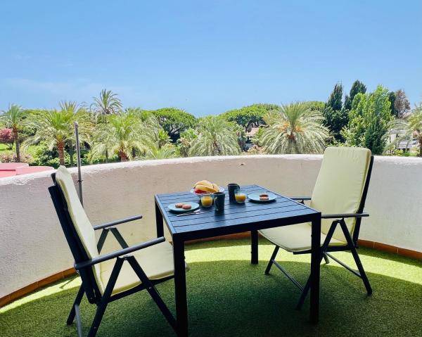 A la foto es mostra l'objecte Sapphire Studio - Sea & Nature situat a la ciutat de Marbella.
