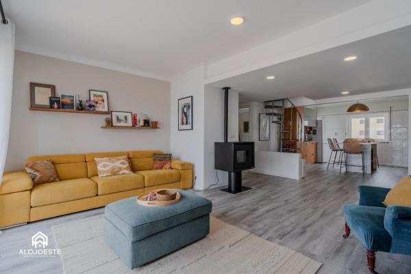 A la foto es mostra l'objecte Seaside Santa Cruz- Beachfront Apt 3 BDR with BBQ situat a la ciutat de Silveira.