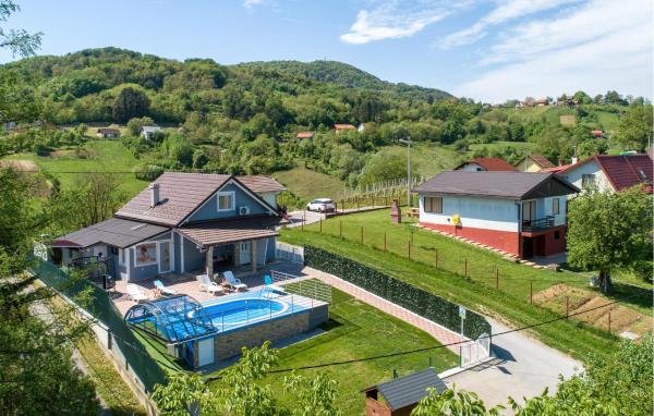 På billedet ses objektet Amazing Home In Sveti Kriz beliggende i byen Klanjec.