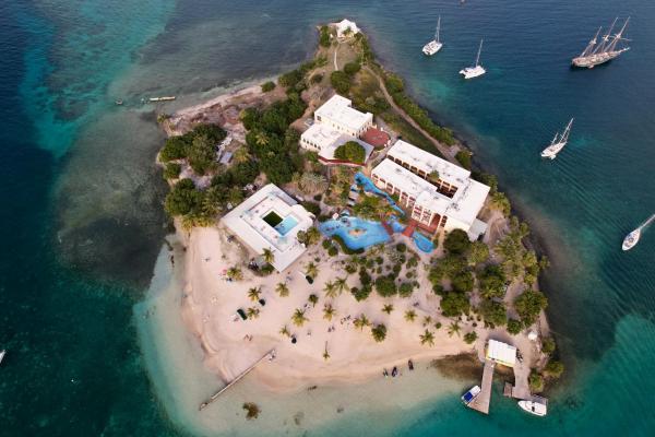 Hotel on the Cay