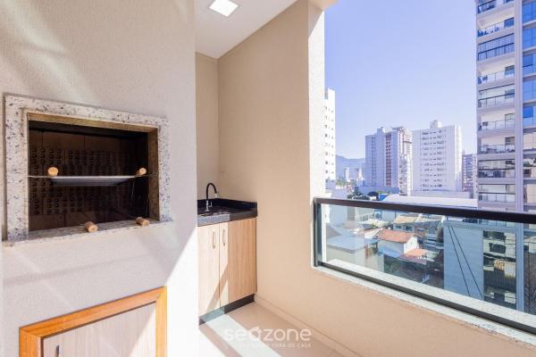 Nella foto è visibile l'oggetto Apto c/ Churrasq. 600m da Praia RGOA701 situato nella città di Meia Praia.