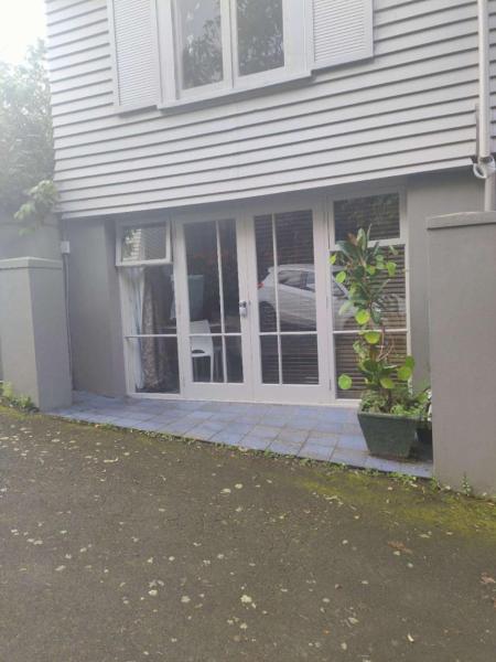 1 Queen Bed and 1 Sofa Bed, Serviced Studio B, Auckland