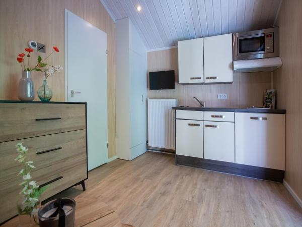 Bilde 3: Tiny House in Brabant with Cozy Terrace