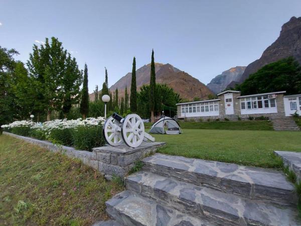 Na zdjęciu widoczny jest obiekt Aman E Yal położony w mieście Gilgit.