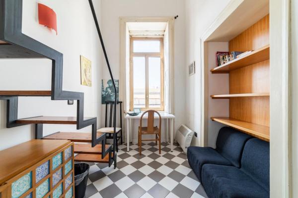 Nella foto è visibile l'oggetto La Terrazza sui Quartieri Stanza e bagno Privati in Appartamento Condiviso situato nella città di Napoli.