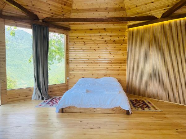 Na zdjęciu widoczny jest obiekt Haven Cottage położony w mieście Itʼkhvisi.