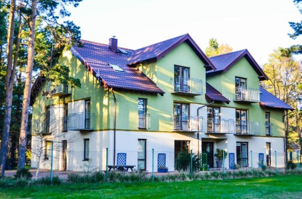 Auf dem Foto ist das Objekt Zagajnik in der Stadt Dębki zu sehen.