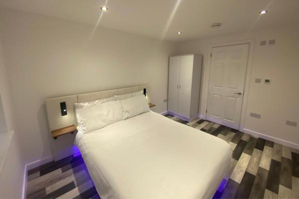 A la foto es mostra l'objecte Spacious 1-Bed Apartment - Sleeps 2 & Parking situat a la ciutat de Truro.