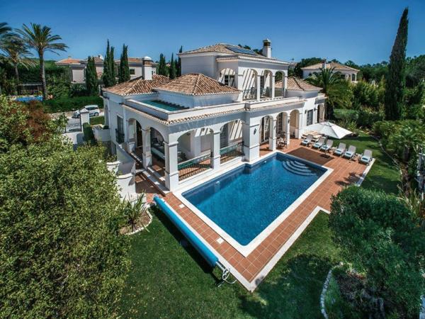 Nella foto è visibile l'oggetto Exquisite Quinta Da Lago Villa Villa Majestic Heights 4 Bedrooms Private Pool & Large Private Garden Quinta Verde situato nella città di Almancil.