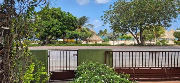 Photo 3 : Studios & House with beautiful beach front view