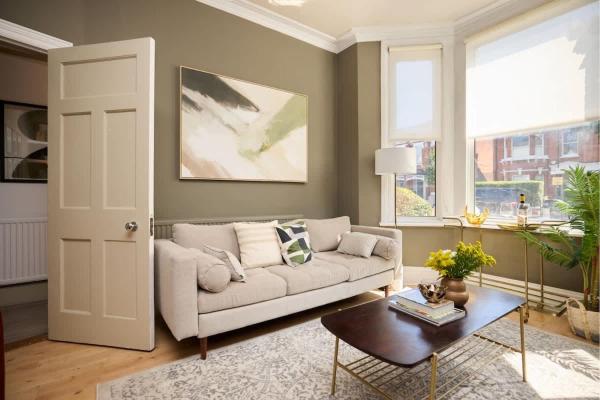 The Furness Hideout - Charming 2BDR Flat with Shared Garden, London