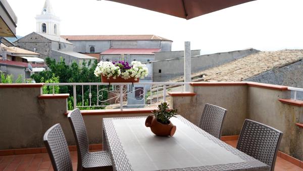 På billedet ses objektet il Castello accomodation tropea beliggende i byen Spilinga.