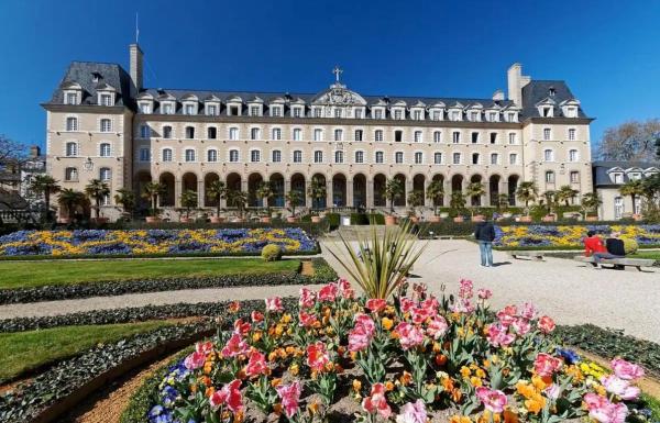 A la foto es mostra l'objecte L'Atypique - Place du Parlement - Coeur de Rennes situat a la ciutat de Rennes.