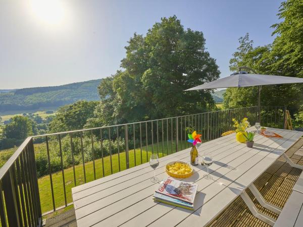 The photo shows the Devant les Thiers located in the city of Trou de Bra.