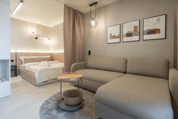 A la foto es mostra l'objecte Silesian Superior Studio by BookingHost situat a la ciutat de Katowice.