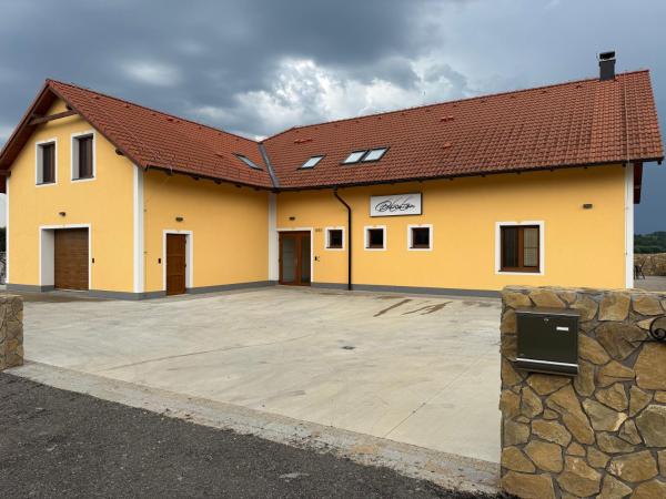 Na fotografii je vidět objekt Penzion 666 Slavonice nacházející se ve městě Písečné.