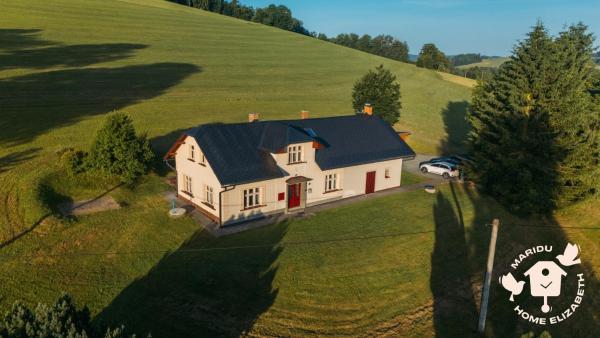 写真にはBělá市にあるHoliday Home Elizabethが写っています。