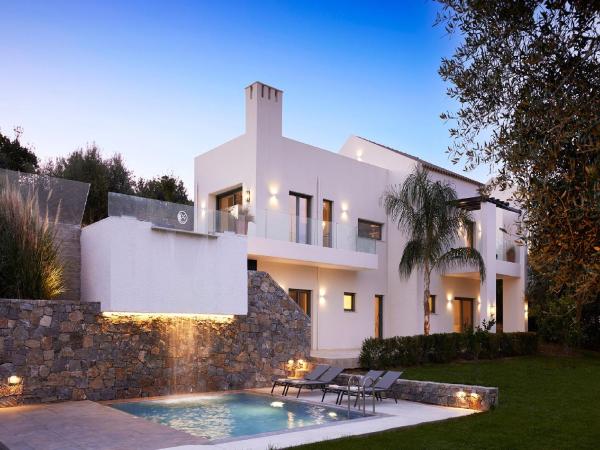 Nella foto è visibile l'oggetto Magnificent Crete Villa 4 Bedrooms Villa Ánthos Two Large Private Pools & Jacuzzi Bbq Close To The Beach Rethymno situato nella città di Prínos.