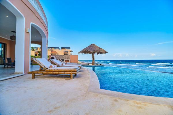 Na zdjęciu widoczny jest obiekt Luxury 7 Bedroom Oceanfront Villa at Hacienda Tankah with Infinity Pool & Premium Hospitality położony w mieście Tulum.