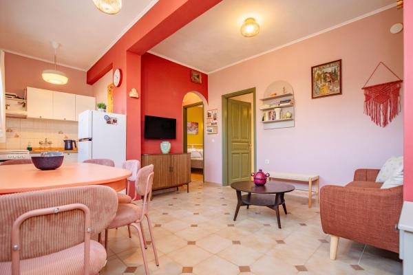 A la foto es mostra l'objecte Yiayia's Guesthouse situat a la ciutat de Ýpsos.
