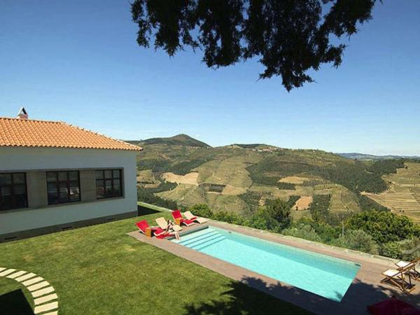 写真にはコーヴァス・ド・ドウロ市にあるOutstanding Pinhao Villa 4 Bedrooms Villa Gouva Pool Table Stunning Valley Viewsが写っています。