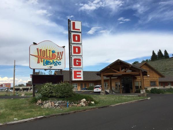 A la foto es mostra l'objecte Holiday Lodge situat a la ciutat de Cody.