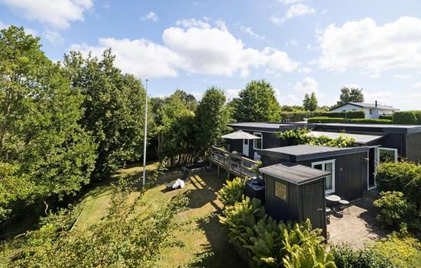 A la foto es mostra l'objecte Awesome Home In Ølsted With Wifi situat a la ciutat de Ølsted.