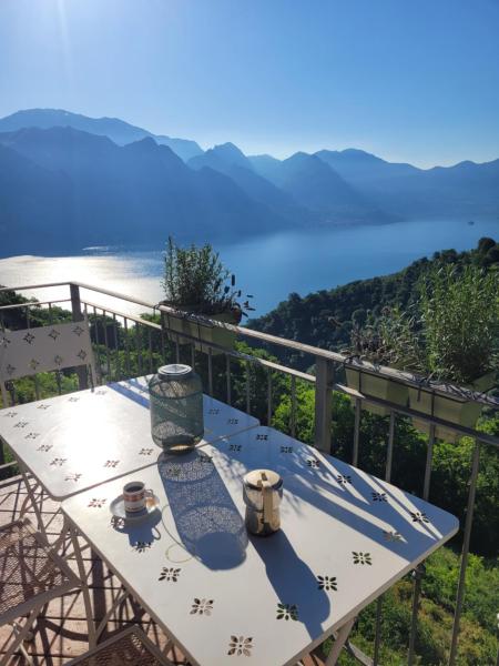 La Bella Vista-panoramic Lake View, Terrace & Swimming Pool - Zone