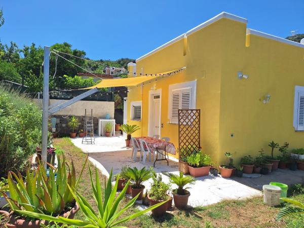 A la foto es mostra l'objecte La Campetella - Relax a due passi dal centro situat a la ciutat de Ischia.