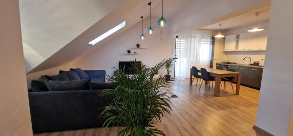 A la foto es mostra l'objecte White Flat - SkyView Duplex situat a la ciutat de Bucarest.