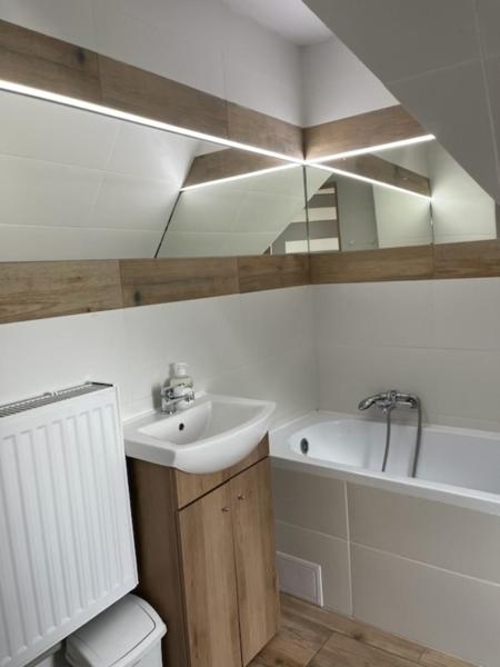 Small Double Room, Variant 7 - Baca